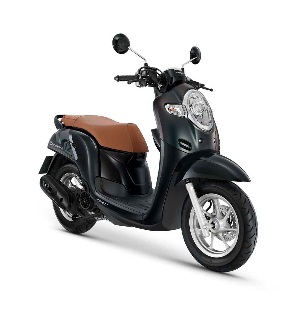 Scoopy Black Styling Lowres