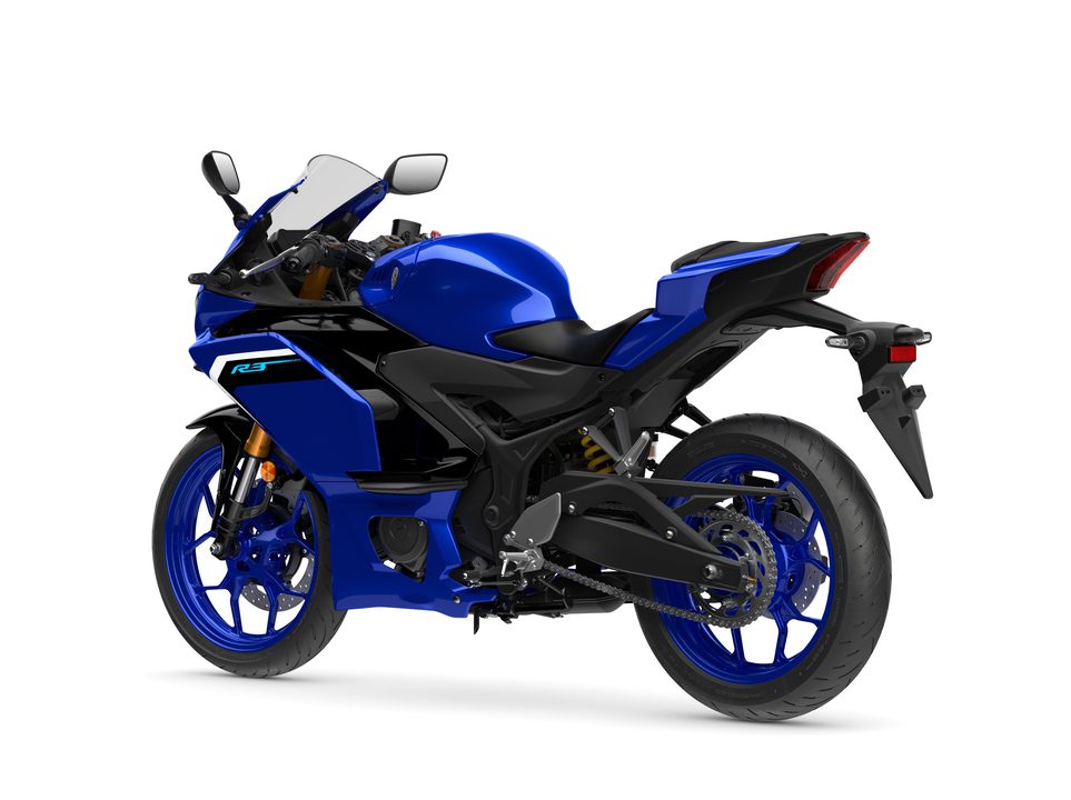 https://www.realtimecarmagazine.com/wp-content/uploads/2025/04/08-NEW-YAMAHA-R3-2025.jpg