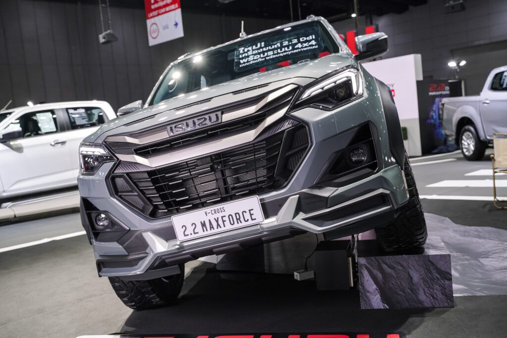 https://www.realtimecarmagazine.com/wp-content/uploads/2026/07/08-%E0%B9%83%E0%B8%AB%E0%B8%A1%E0%B9%88-ISUZU-V-CROSS-4X4-THE-ONE-ONLY-2.2-Ddi-MAXFORCE-4-%E0%B8%9B%E0%B8%A3%E0%B8%B0%E0%B8%95%E0%B8%B9-%E0%B9%80%E0%B8%81%E0%B8%A3%E0%B8%94-Z--1024x683.jpg
